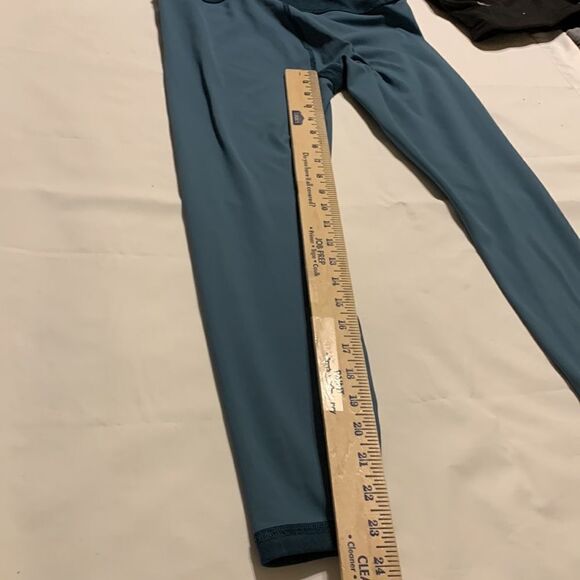 Small – medium leggings and blue green - Picture 5 of 6